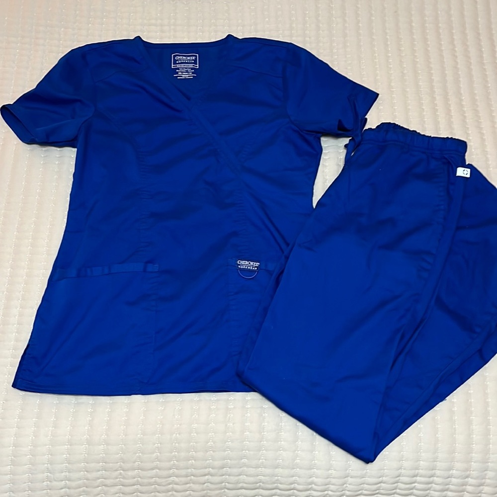 Cherokee scrub set xs